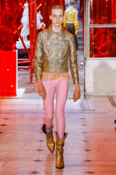 Look 4
